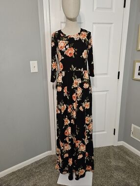 CLEARANCE! Filly Flair Black Maxi Dress with Rose Floral Print
